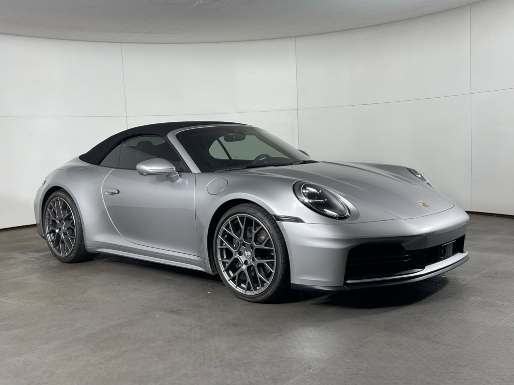 Certified 2025 Porsche 911 Carrera image 9