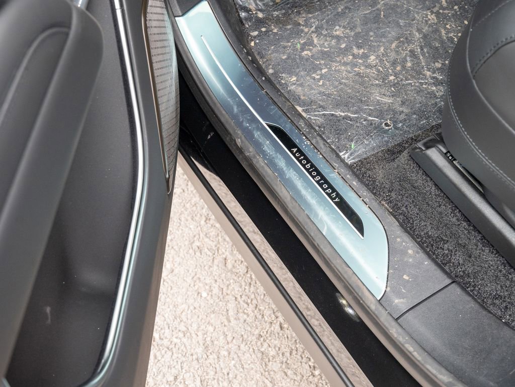 New 2026 Land Rover Range Rover Autobiography image 16