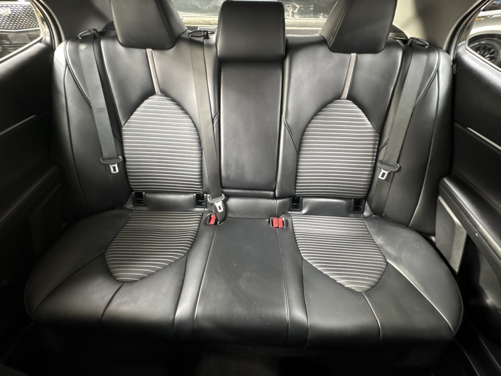 Used 2023 Toyota Camry SE AWD/4WD image 5