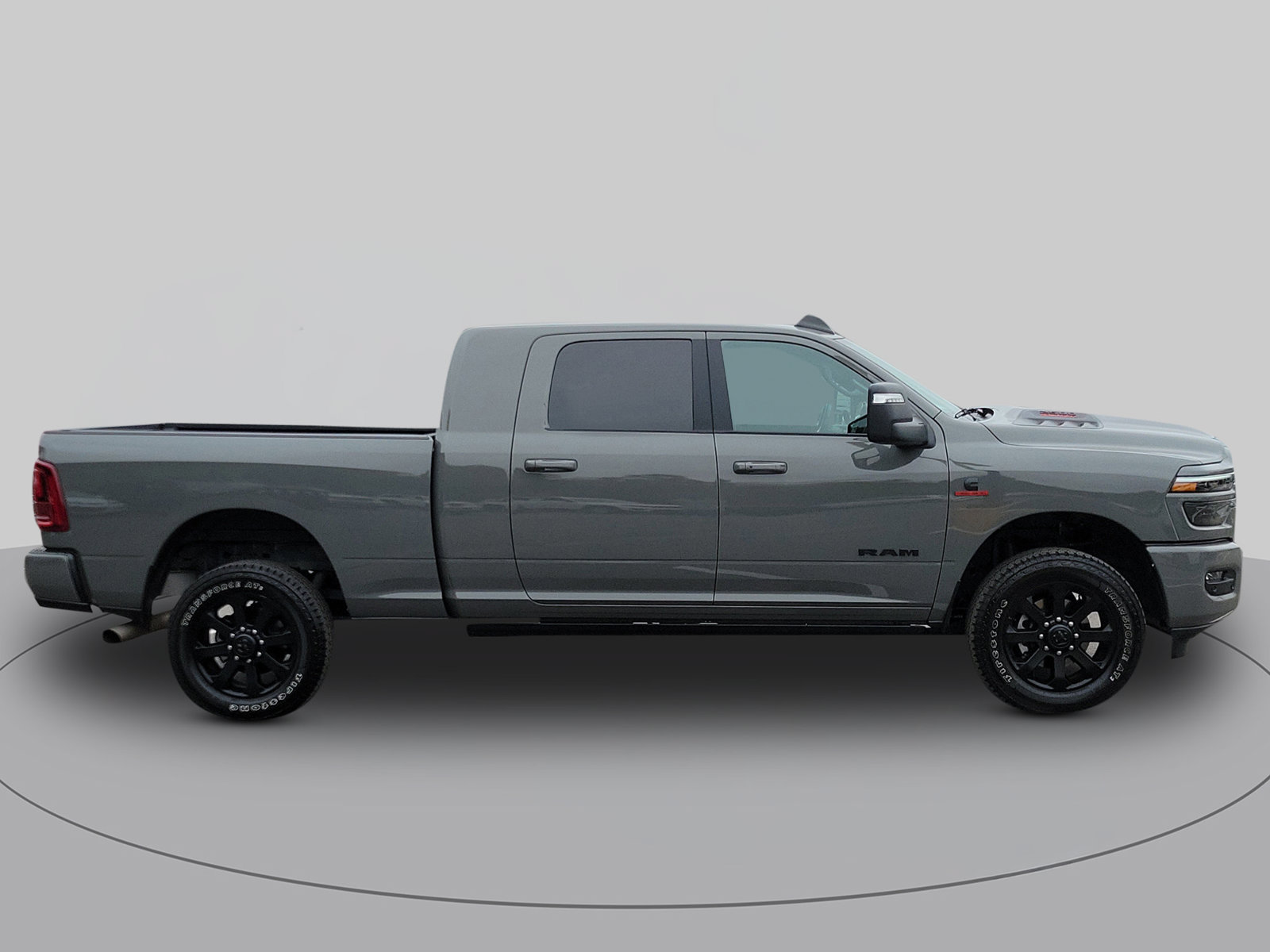 Used 2026 RAM 2500 Laramie AWD/4WD image 2