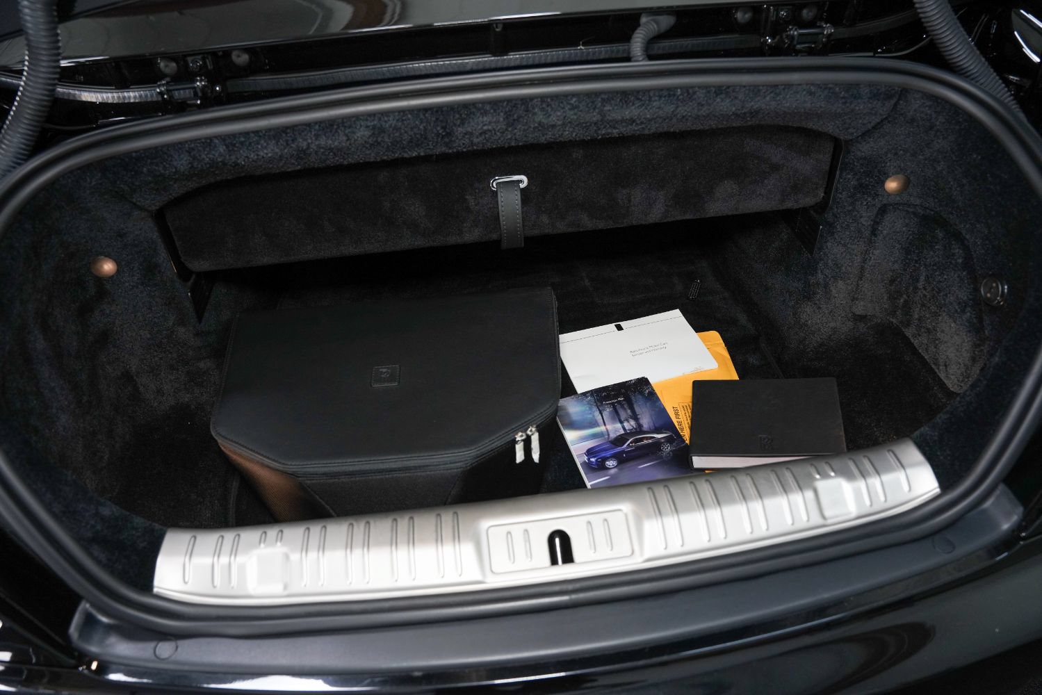 Used 2019 Rolls-Royce Dawn RWD image 47