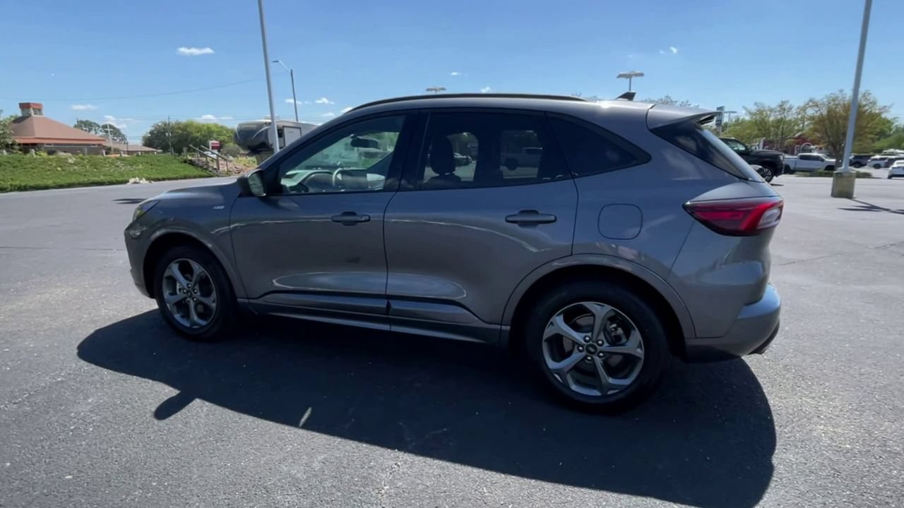 Used 2024 Ford Escape ST-Line w/ Tech Pack #1 FWD image 6