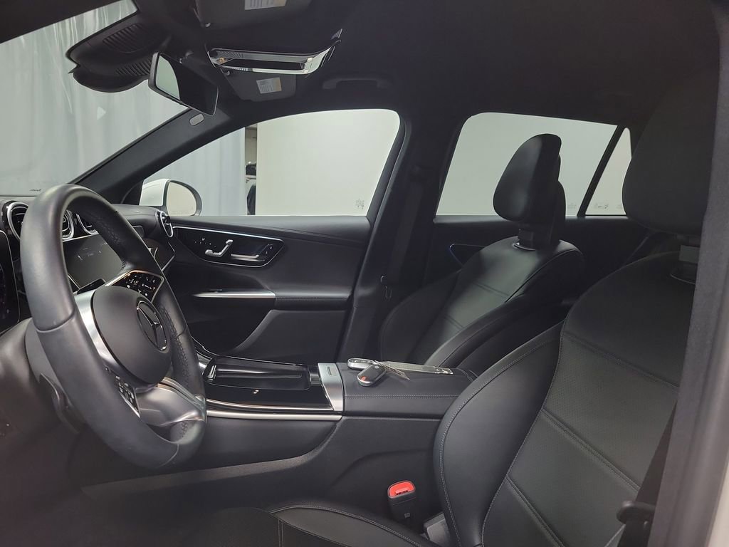Used 2024 Mercedes-Benz GLC 300 4MATIC image 12
