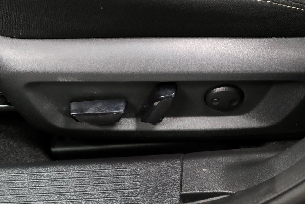 Certified 2024 Nissan Rogue SV image 25