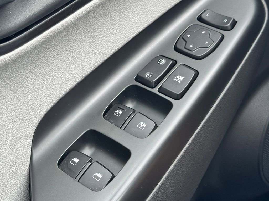 Used 2023 Hyundai Kona SEL AWD/4WD image 29