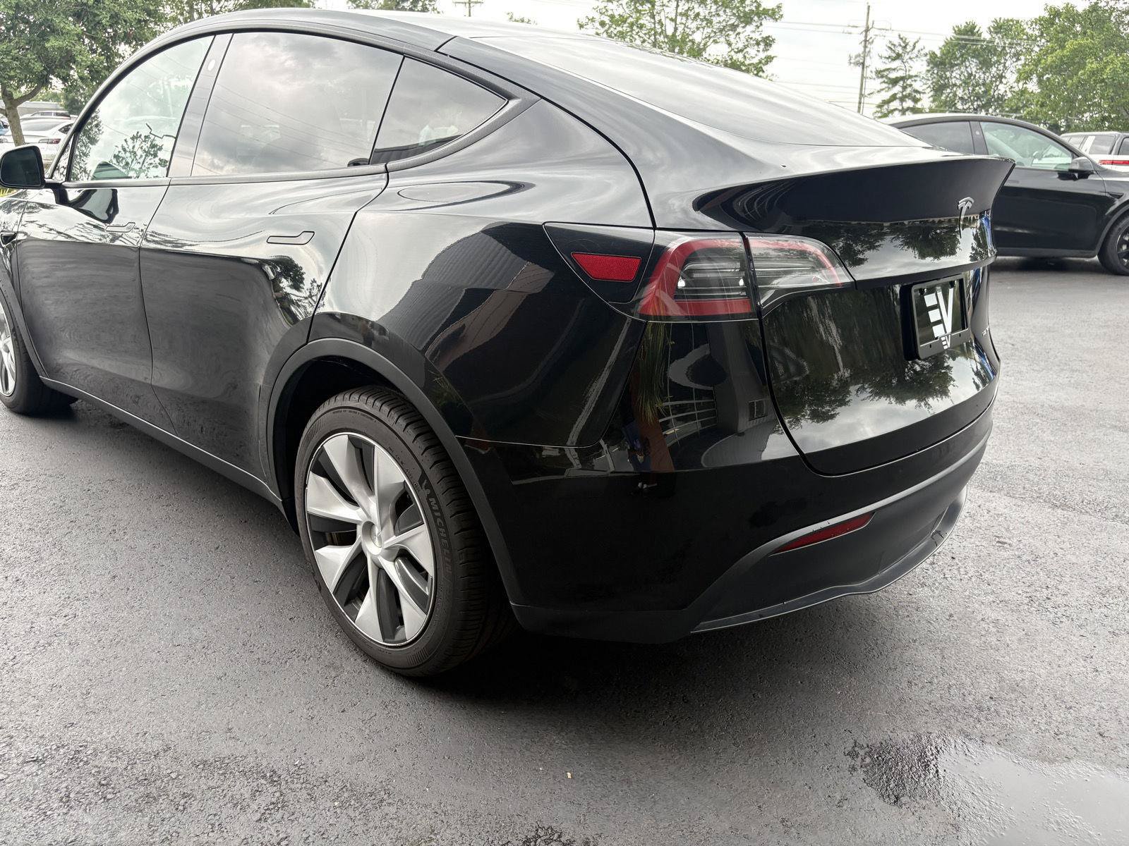 Used 2023 Tesla Model Y Long Range AWD/4WD image 6