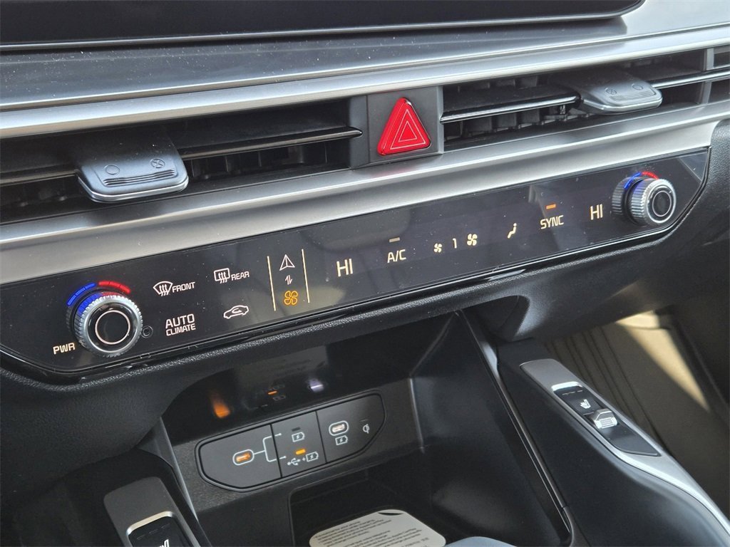 New 2026 Kia Sorento S w/ S Panoramic Sunroof Package FWD image 17