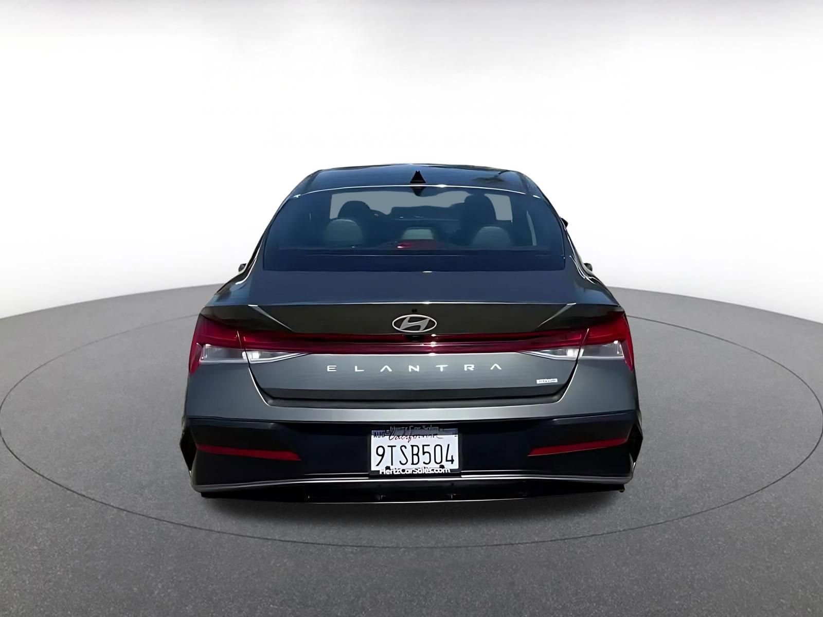 Used 2025 Hyundai Elantra Limited image 12