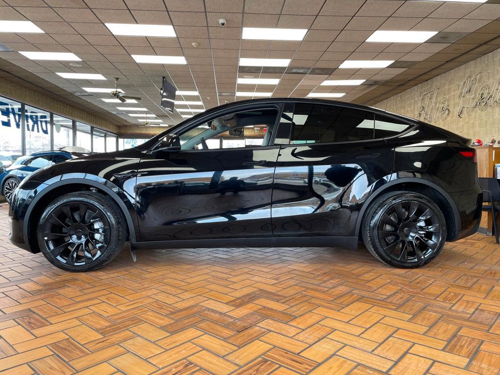Used 2023 Tesla Model Y Long Range image 5