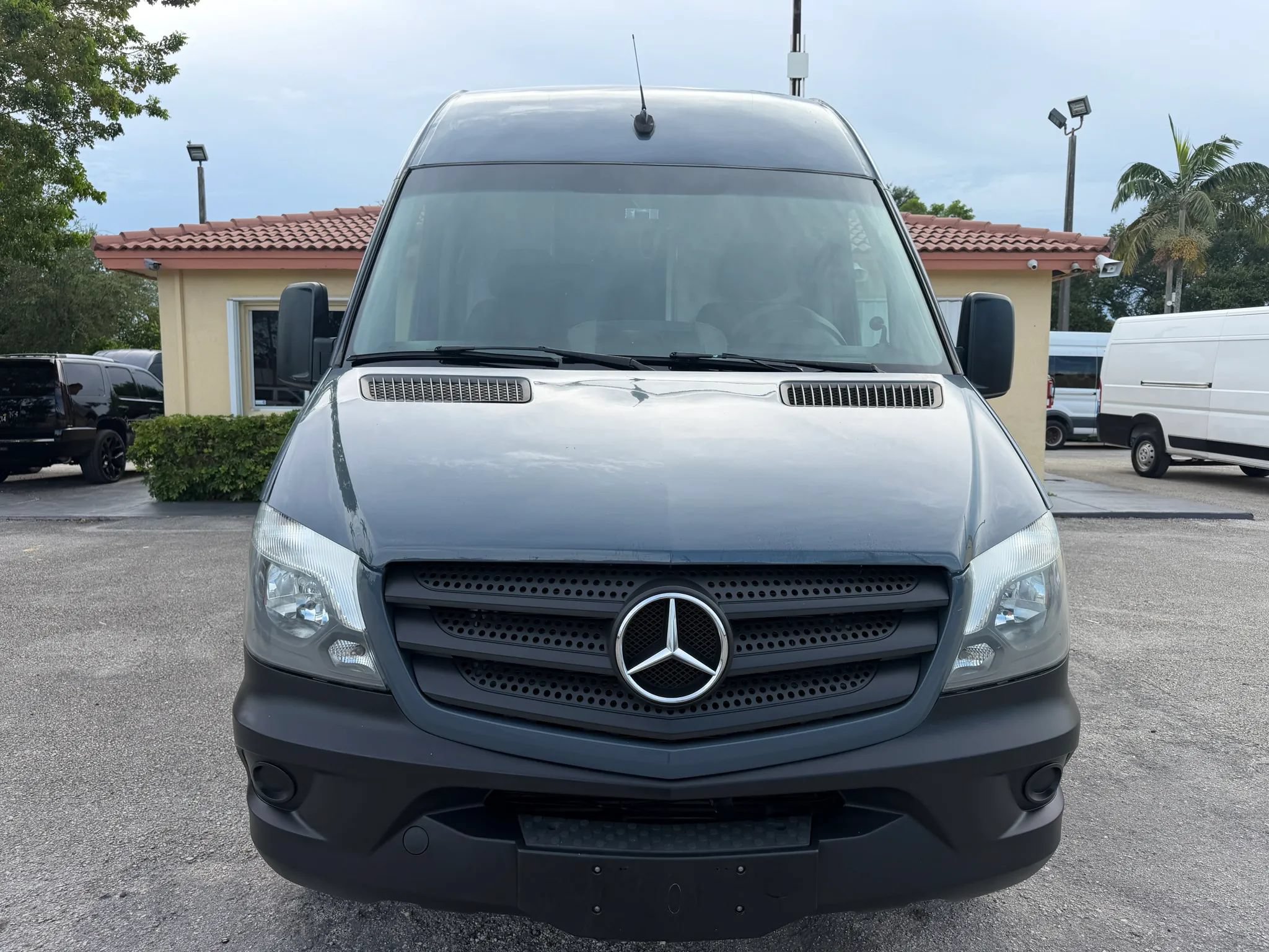 Used 2018 Mercedes-Benz Sprinter 2500 image 11