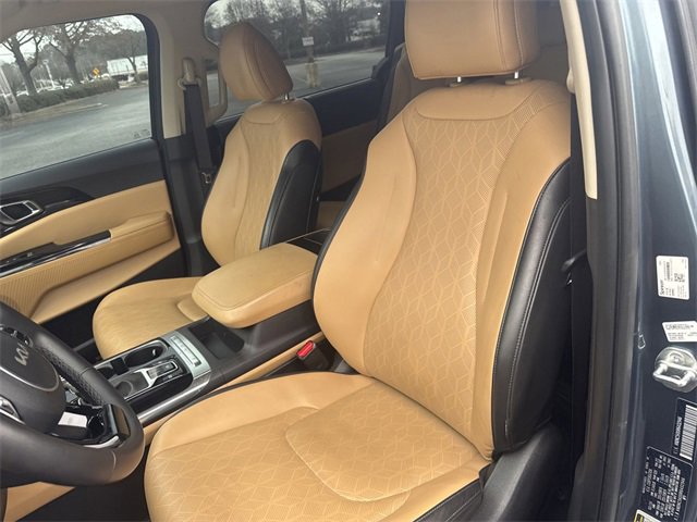 Certified 2024 Kia Carnival EX image 15
