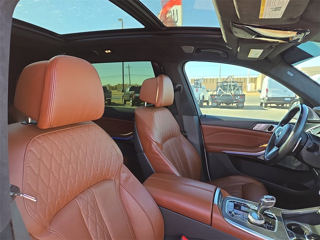 Used 2021 BMW X7 M50i w/ Dynamic Handling Package image 14