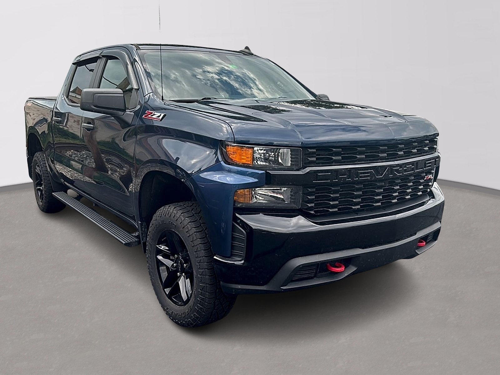 Used 2021 Chevrolet Silverado 1500 Custom Trail Boss w/ LPO, Dark Essentials Package AWD/4WD image 2
