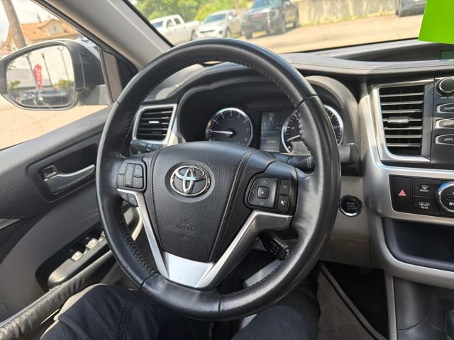 Used 2015 Toyota Highlander XLE AWD/4WD image 26