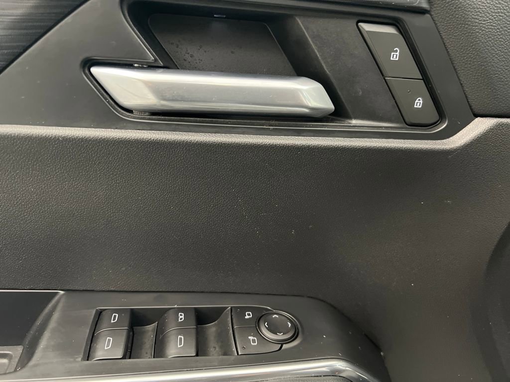 Used 2025 GMC Acadia Elevation image 12