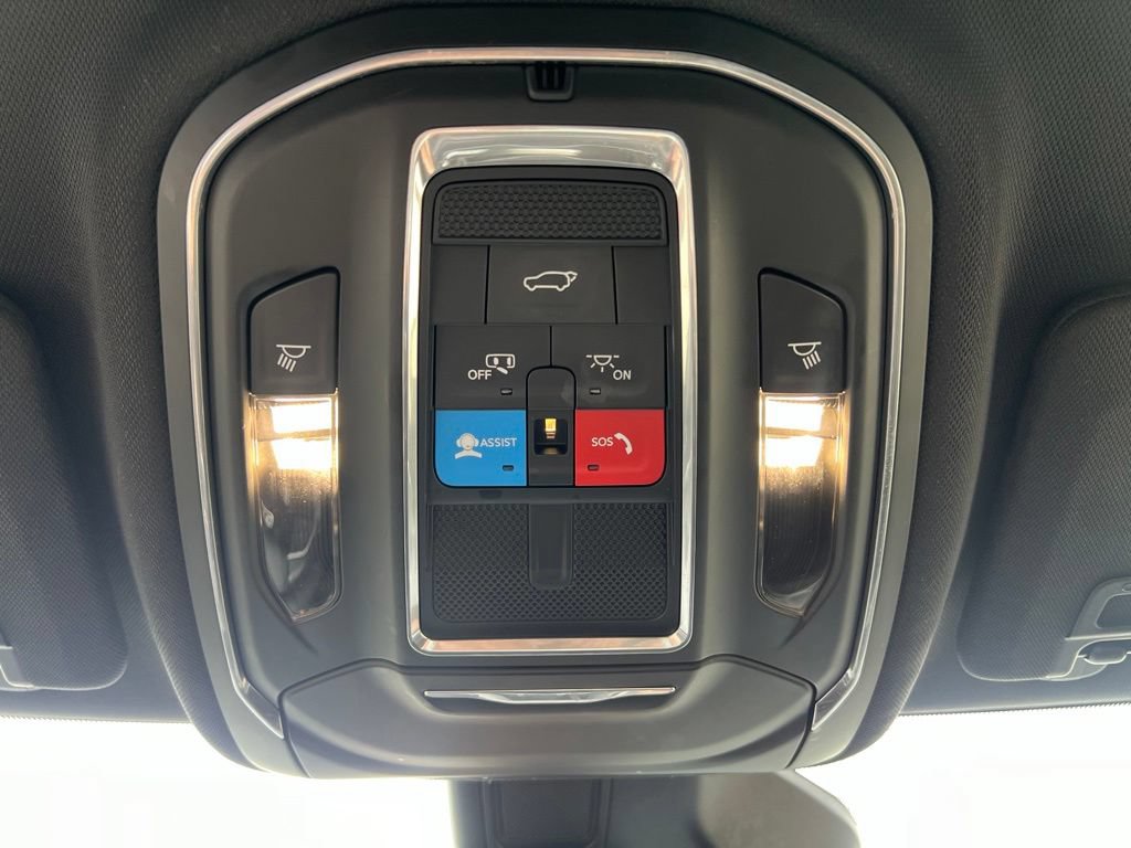 Used 2024 Jeep Grand Cherokee Altitude RWD image 31