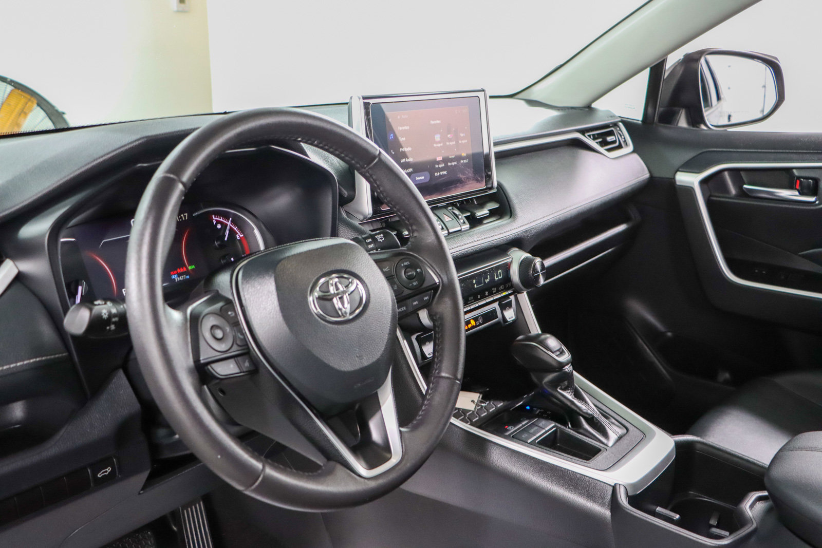 Used 2024 Toyota RAV4 XLE Premium image 23