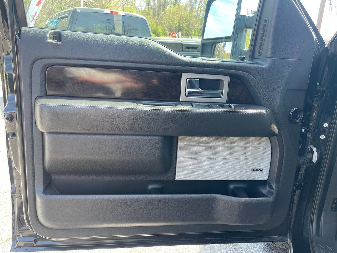 Used 2013 Ford F150 Platinum image 25