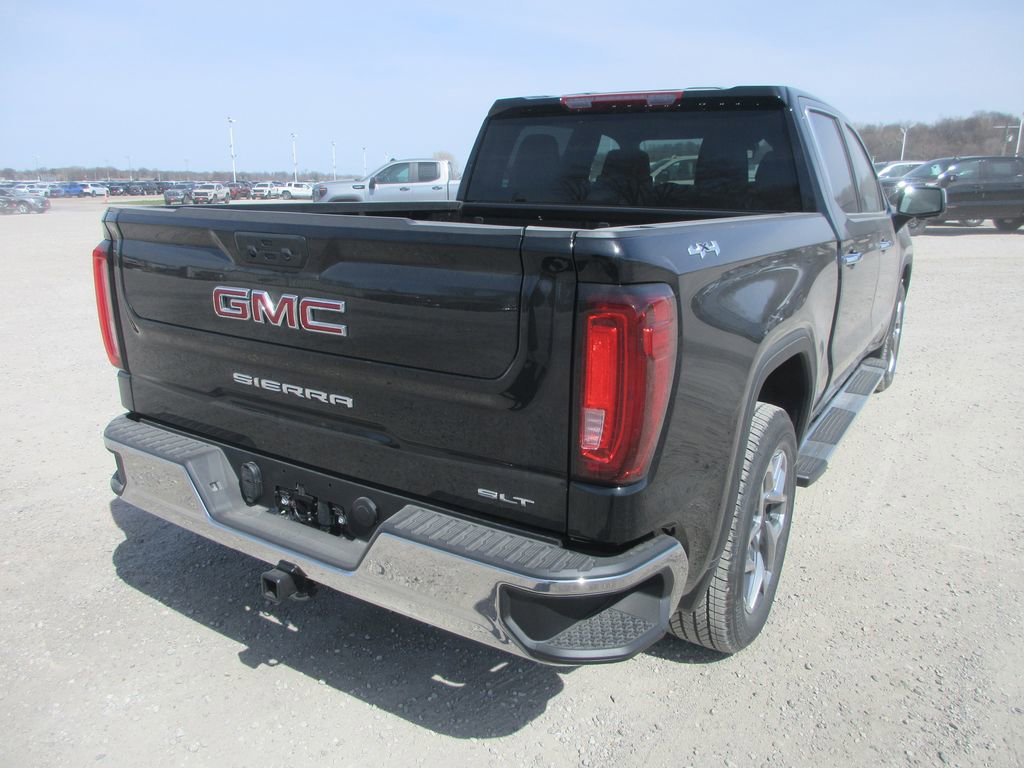New 2026 GMC Sierra 1500 SLT image 4