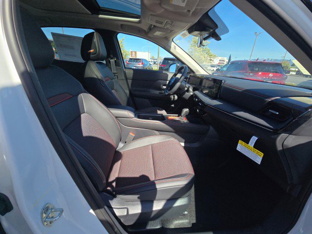 New 2025 Nissan Kicks SR w/ SR Premium Package image 12