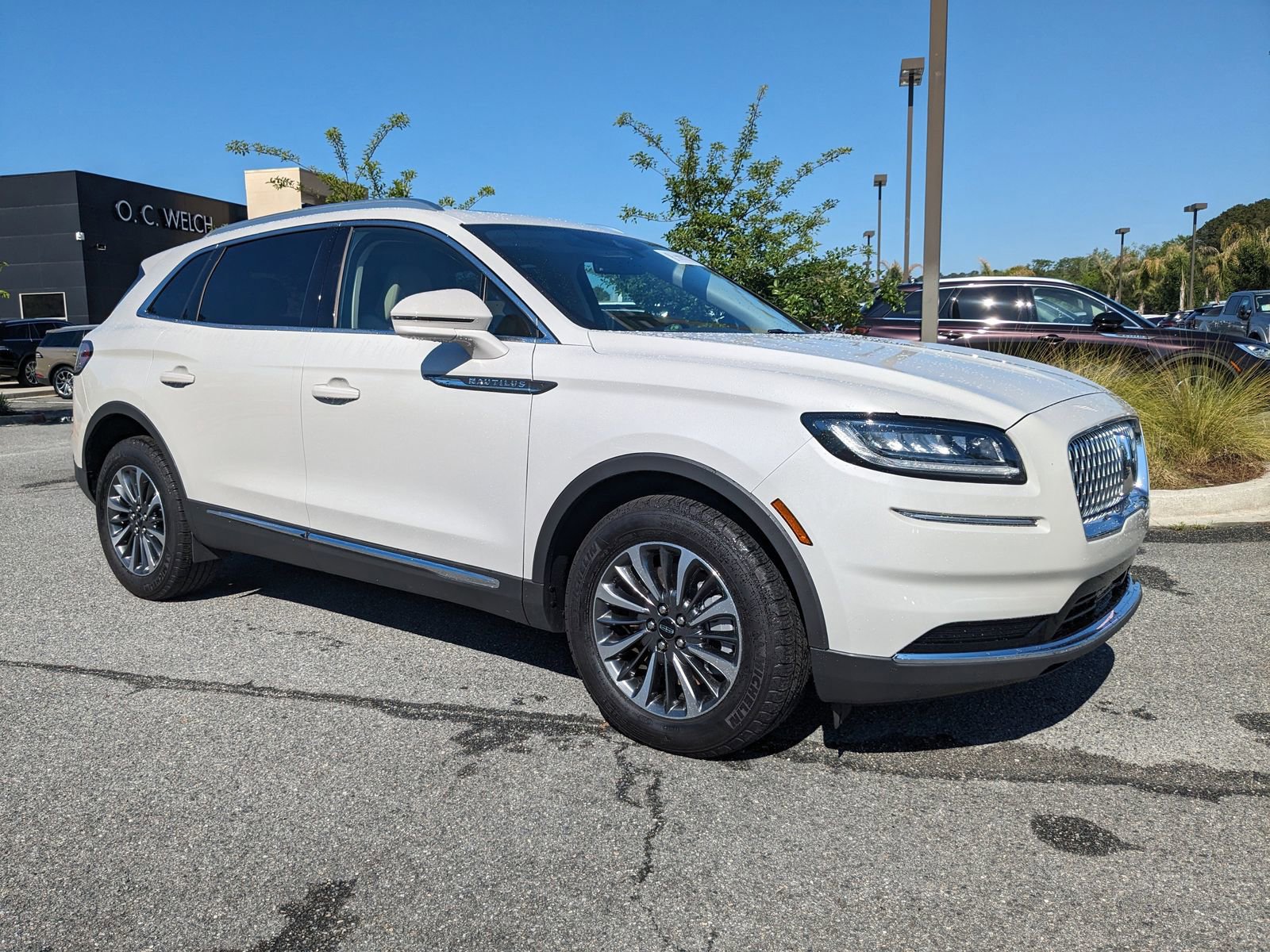 Certified 2023 Lincoln Nautilus Reserve image 3