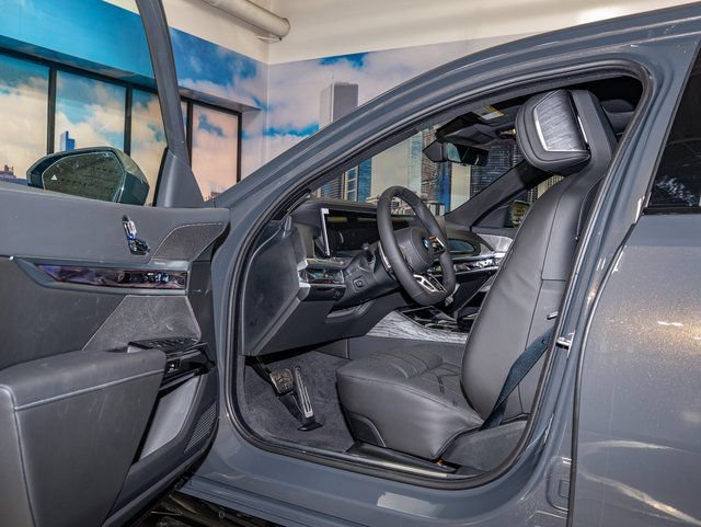 New 2026 BMW 760i xDrive w/ Executive Package AWD/4WD image 13