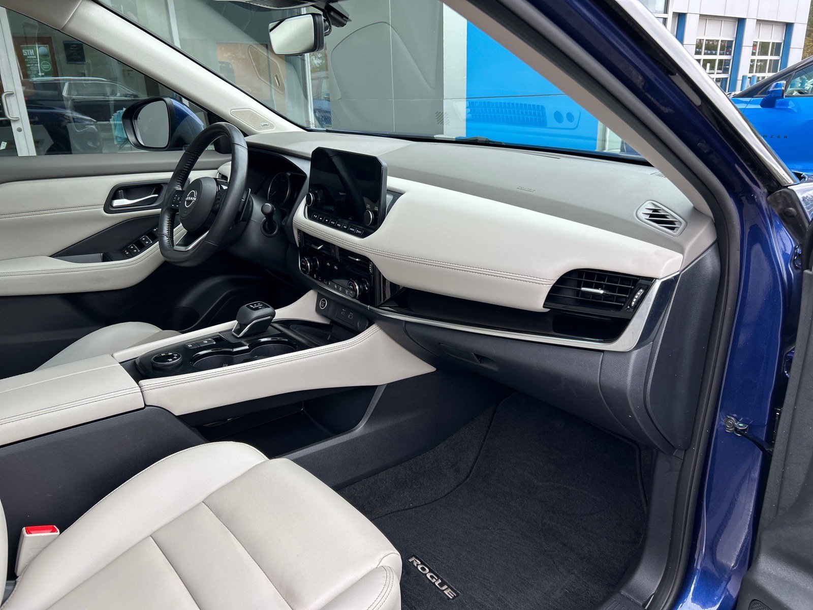 Used 2023 Nissan Rogue SL w/ SL Premium Package AWD/4WD image 11