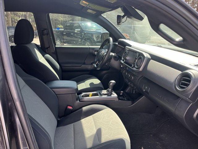 Used 2021 Toyota Tacoma TRD Sport w/ Technology Package image 11