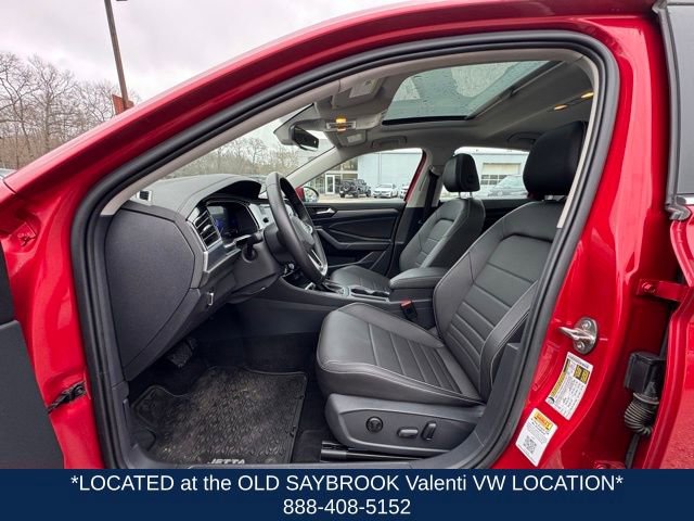 Certified 2023 Volkswagen Jetta SE w/ Panoramic Sunroof Package FWD image 28