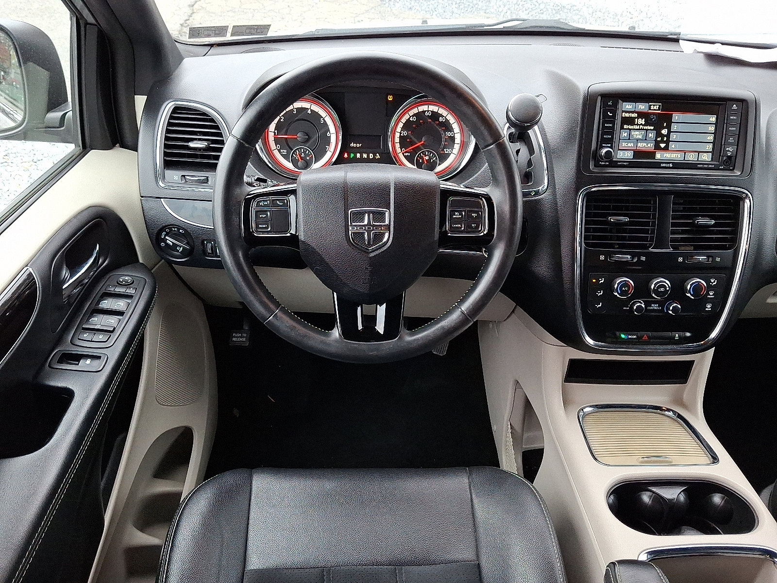 Used 2017 Dodge Grand Caravan SXT image 14