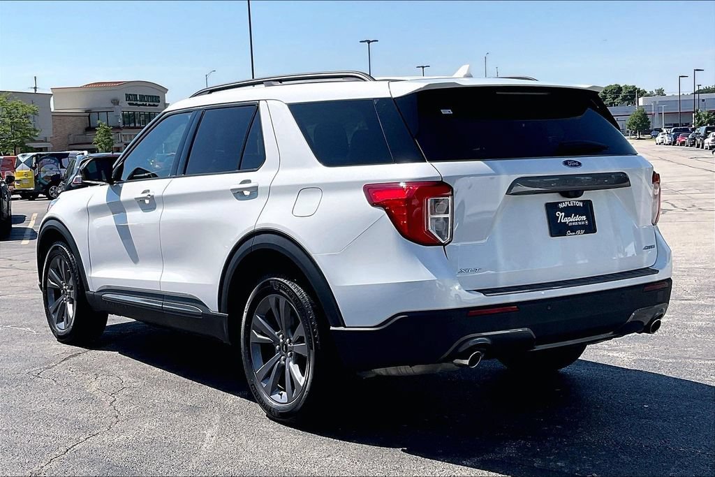 Used 2024 Ford Explorer XLT w/ Equipment Group 202A AWD/4WD image 12