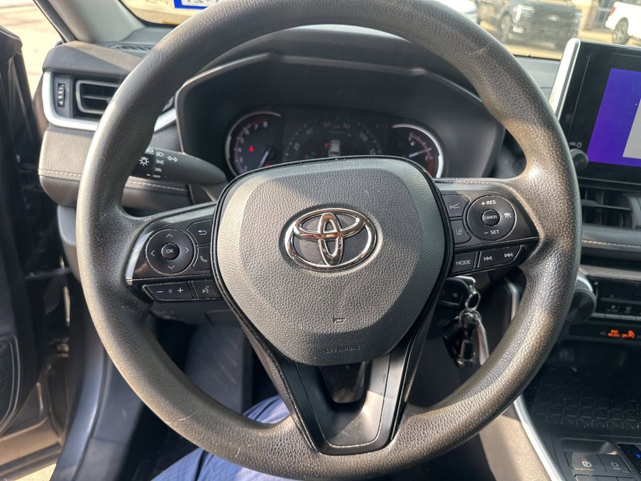 Used 2023 Toyota RAV4 LE FWD image 21