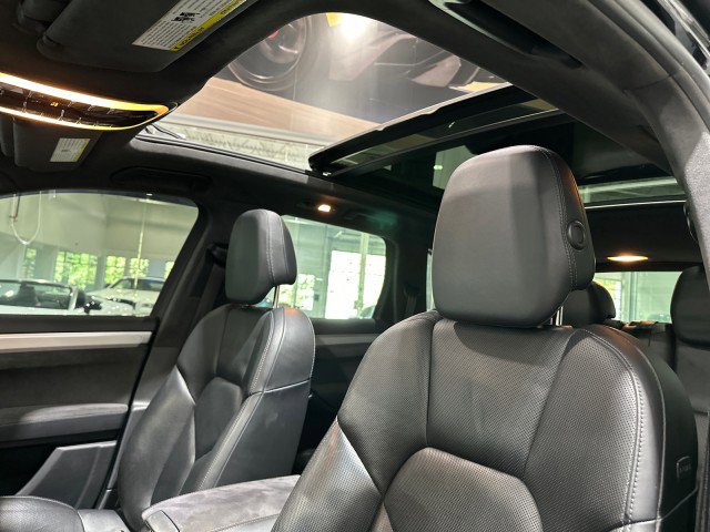 Used 2014 Porsche Cayenne GTS AWD/4WD image 39