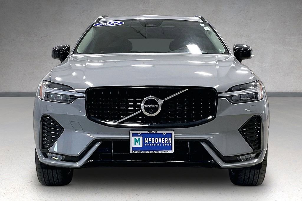 Used 2024 Volvo XC60 B5 Plus w/ Protection Package Premier AWD/4WD image 2