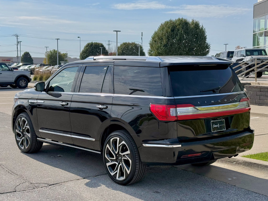 Used 2019 Lincoln Navigator Reserve AWD/4WD image 4