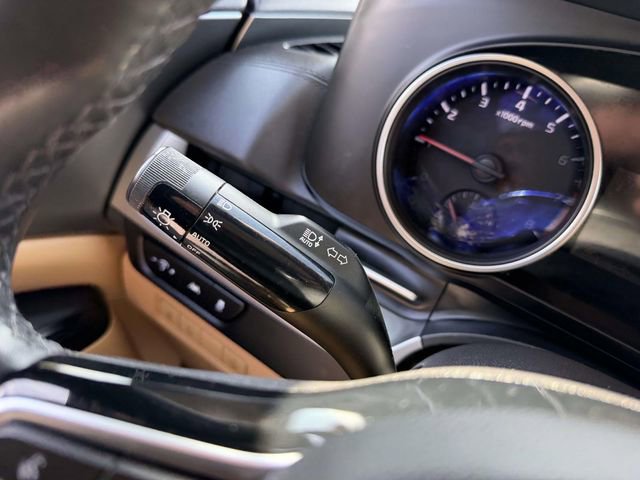 Used 2024 Kia Carnival LX FWD image 28
