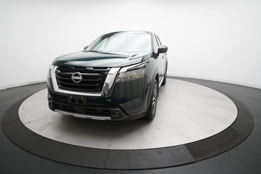 Used 2025 Nissan Pathfinder Platinum AWD/4WD image 12