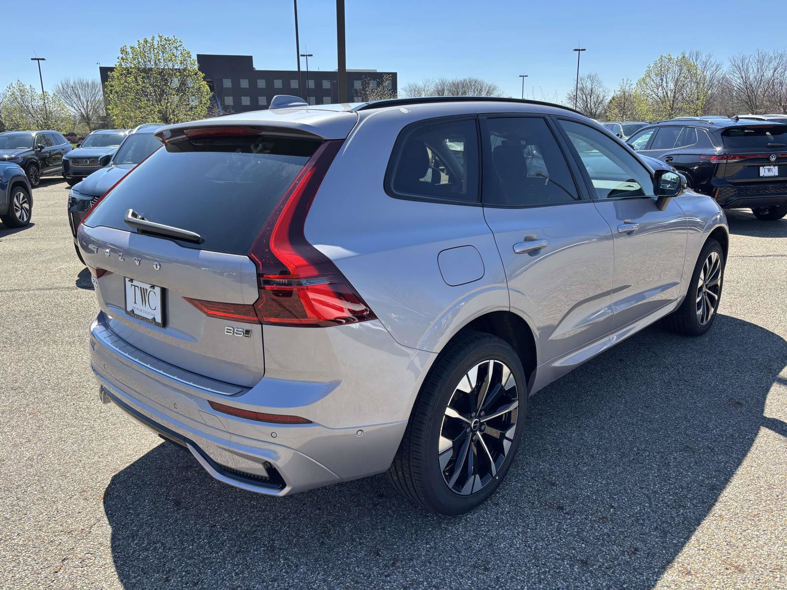Used 2026 Volvo XC60 B5 Plus w/ Protection Package Premier AWD/4WD image 5