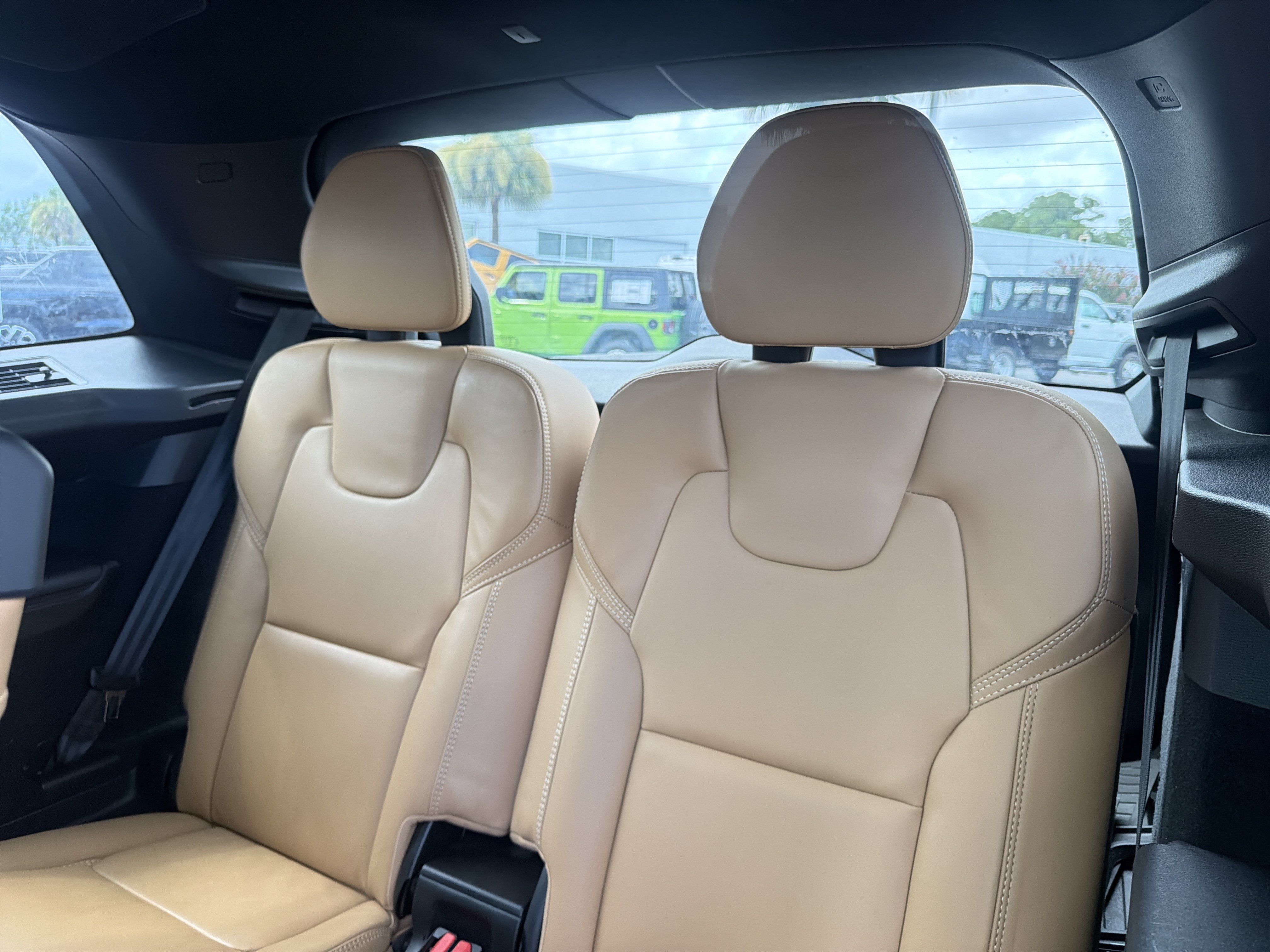 Certified 2023 Volvo XC90 B6 Ultimate w/ Lounge Package AWD/4WD image 33