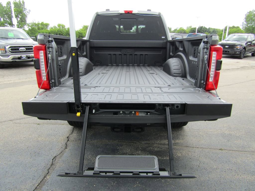 New 2025 Ford F350 Lariat w/ Lariat Ultimate Package image 6
