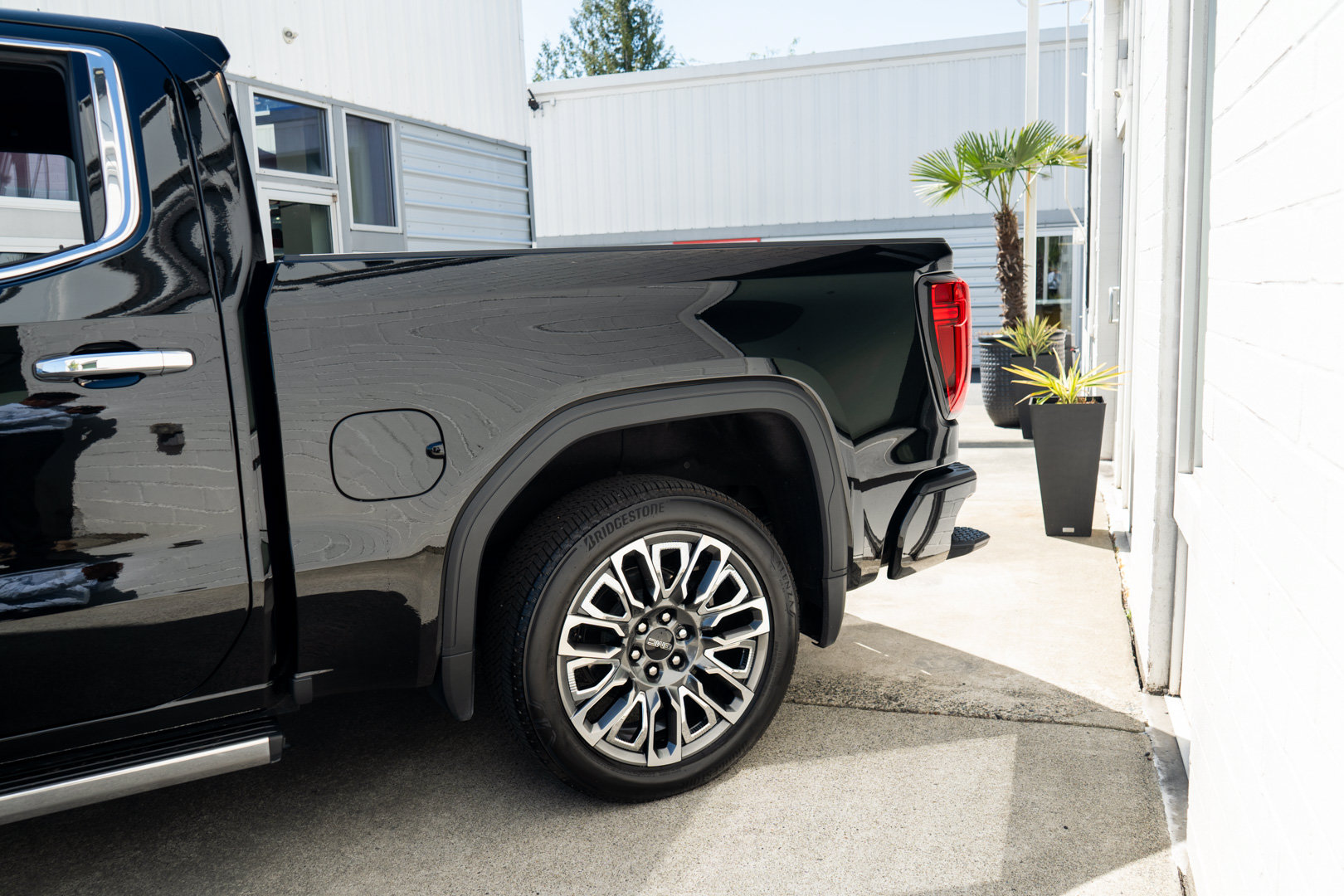 Used 2025 GMC Sierra 1500 Denali Ultimate AWD/4WD image 6