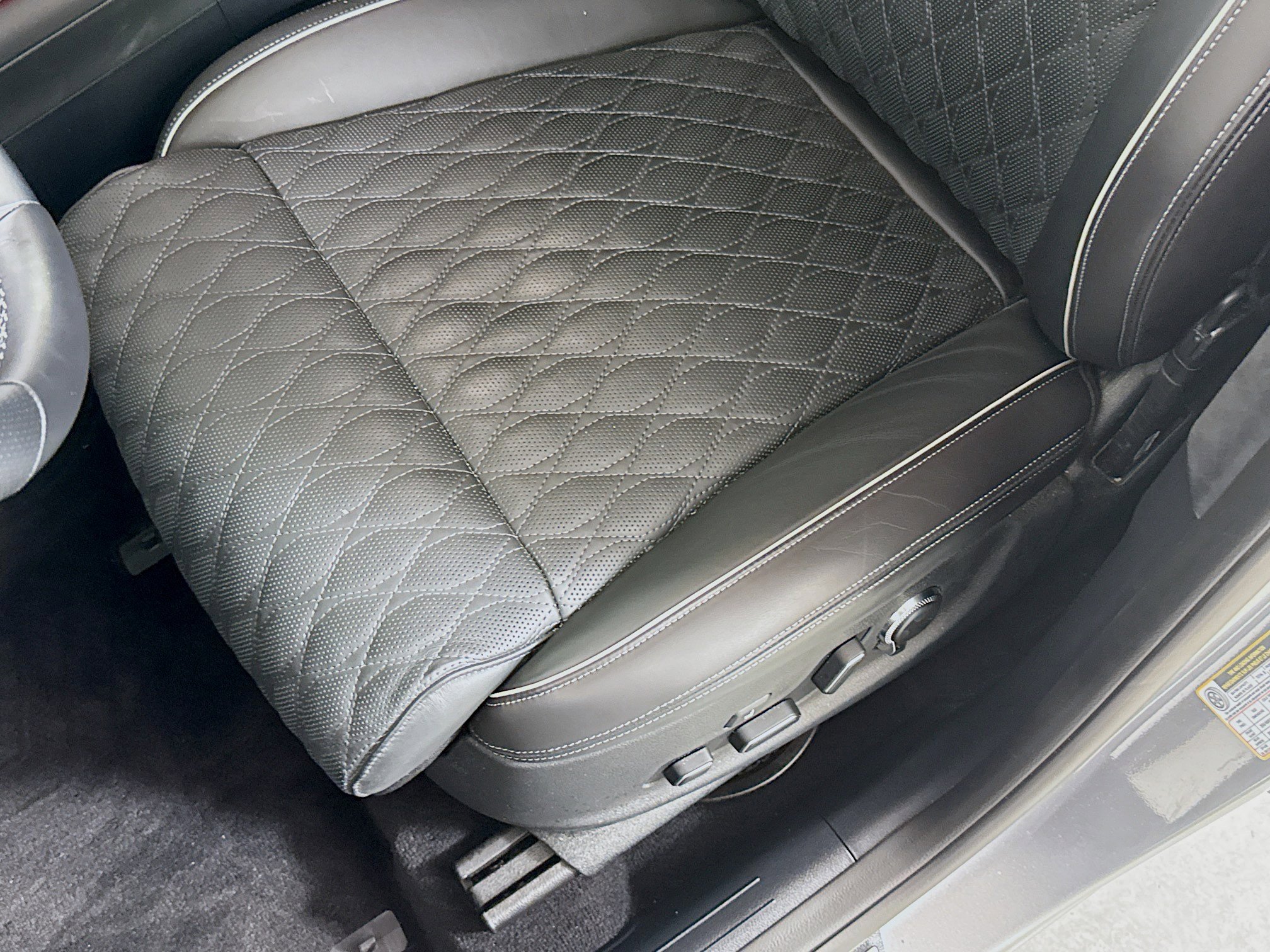 Used 2024 Genesis GV70 3.5T Sport w/ Sport Prestige Package image 22