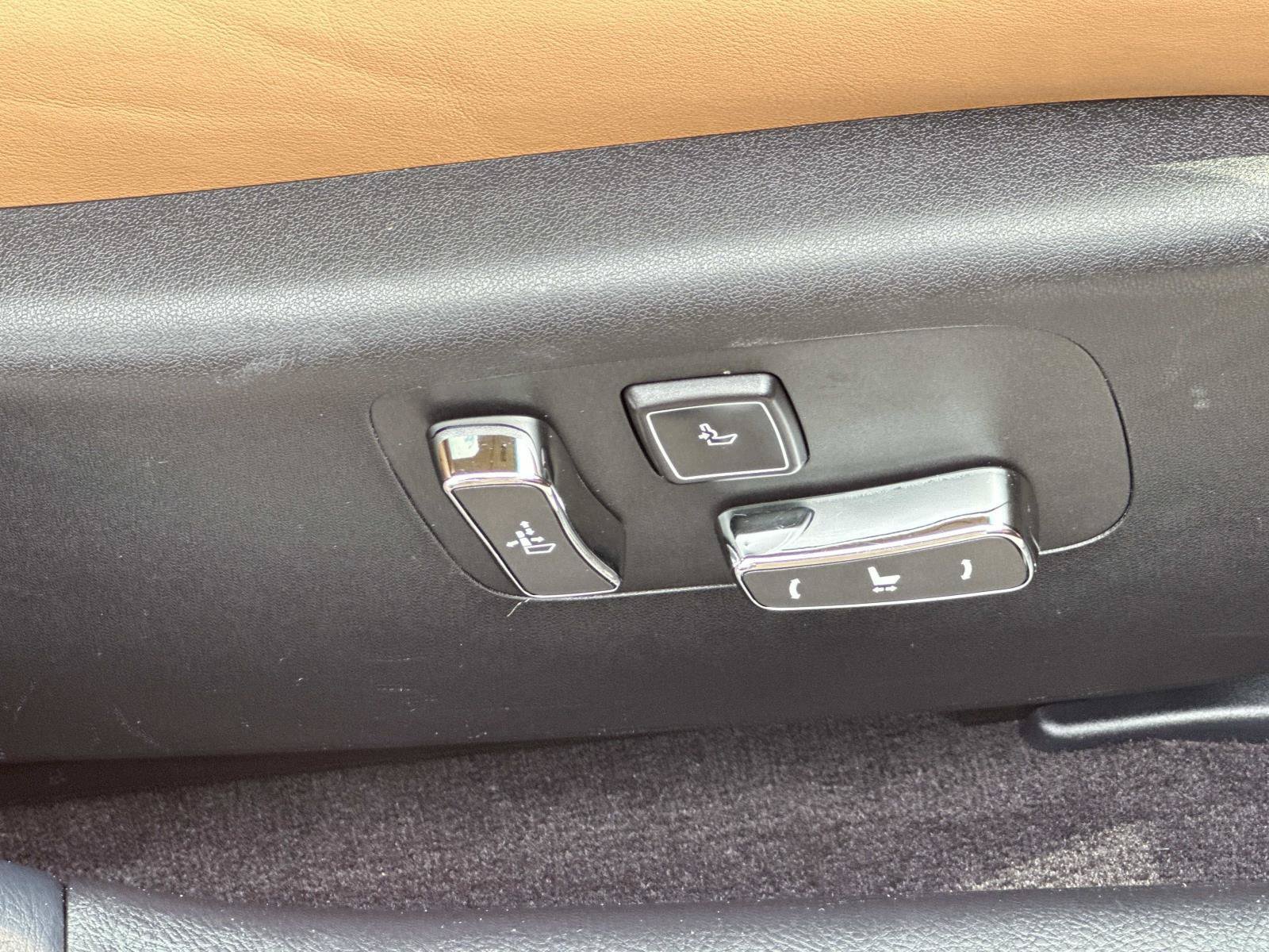 Used 2015 Lexus LS 460 AWD w/ Comfort Package image 39