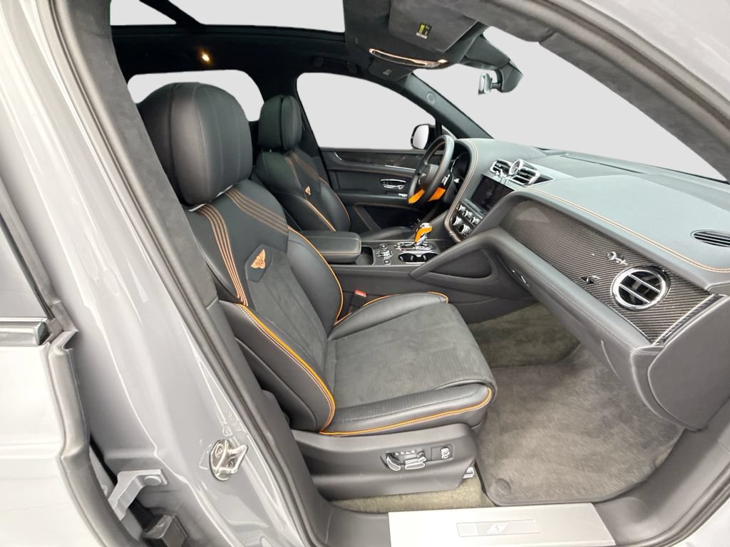Certified 2023 Bentley Bentayga AWD/4WD image 19