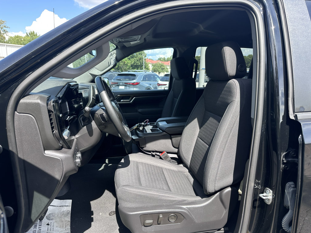 Used 2023 Chevrolet Silverado 1500 LT AWD/4WD image 8
