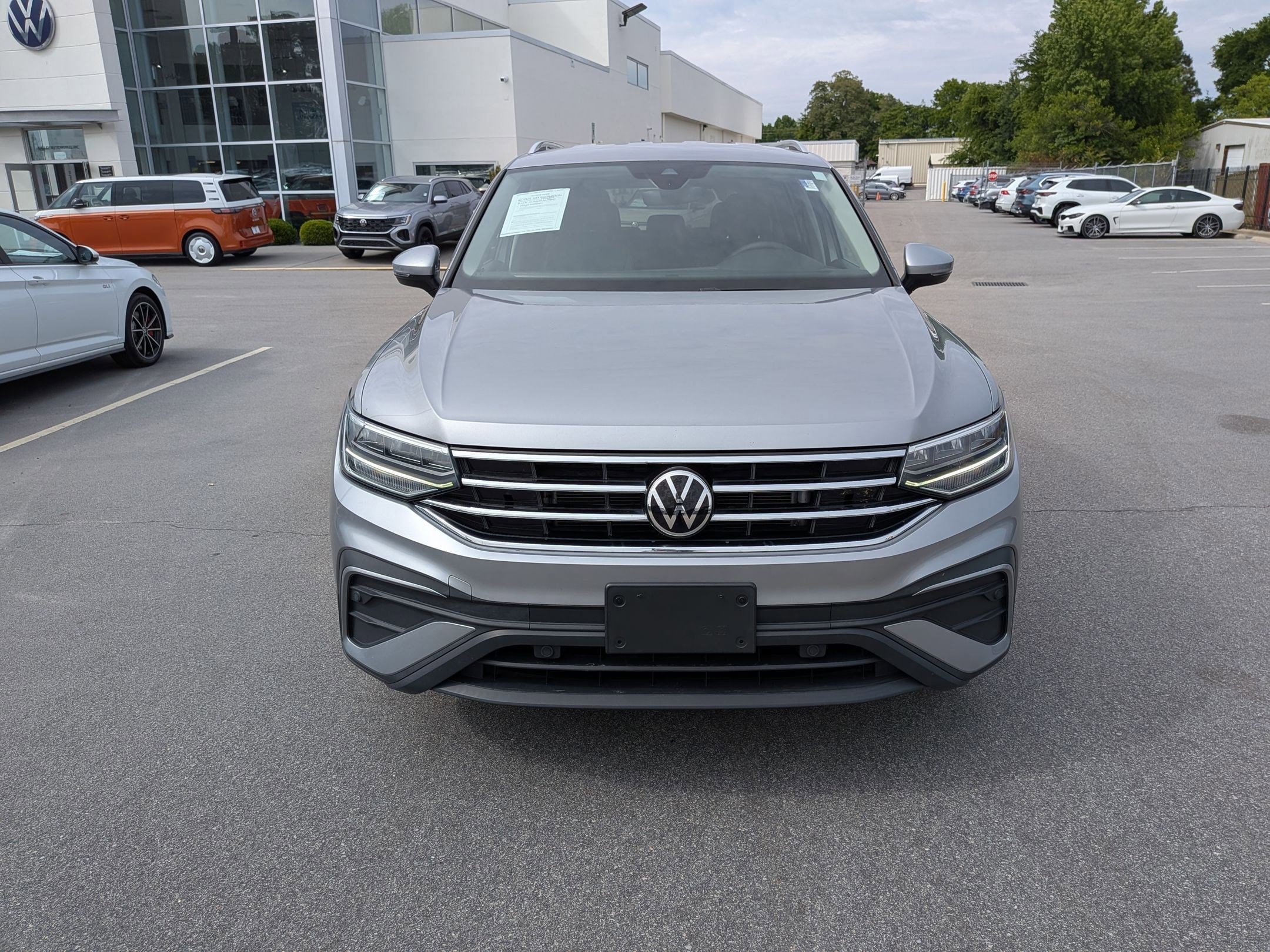 Used 2023 Volkswagen Tiguan SE FWD image 8