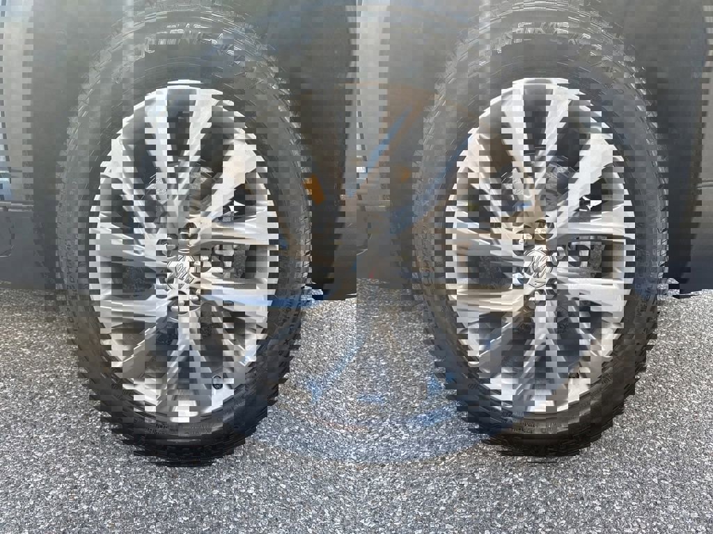 Used 2025 Buick Enclave Preferred AWD/4WD image 5