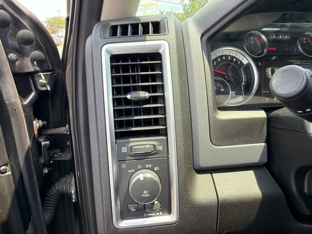 Used 2019 RAM 1500 Warlock AWD/4WD image 16
