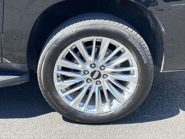 Used 2025 Cadillac Escalade ESV Premium Luxury image 10