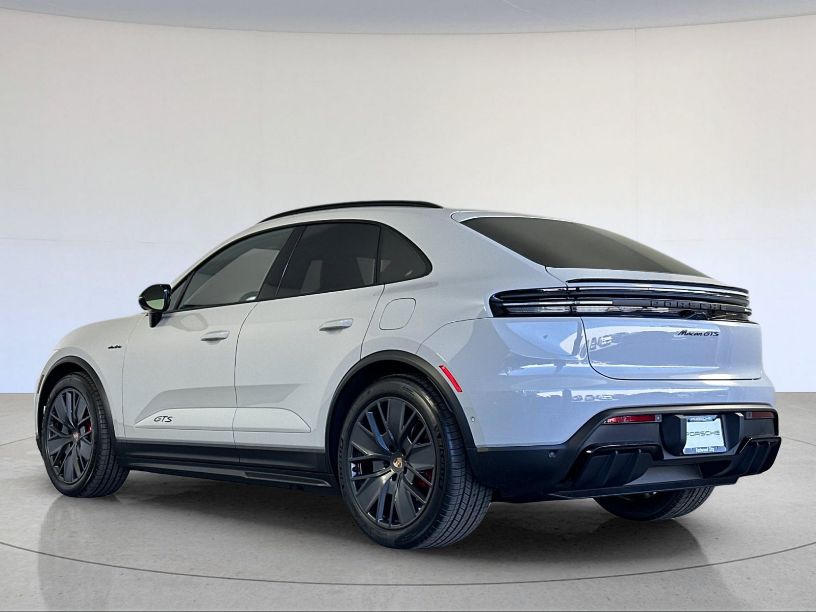 New 2026 Porsche Macan GTS Electric AWD/4WD image 3